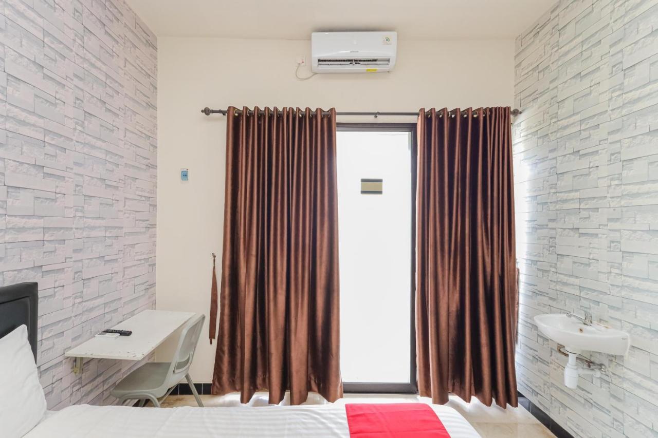 Reddoorz Syariah Near Green Park Jatiwarna Hotel Bekasi Exterior photo